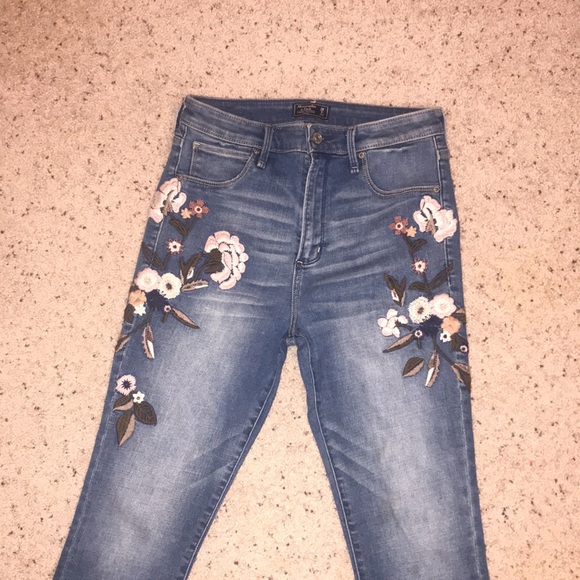 Abercrombie and Fitch floral Borderie jeans size 28/6 - Picture 10 of 15